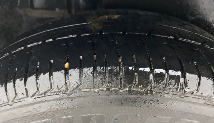 2017 Maruti Ertiga VDI SHVS, Diesel, Manual, 80,280 km, Right Rear Tyre Tread