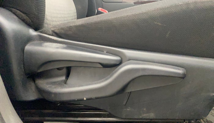 2013 Toyota Etios G, Petrol, Manual, 29,692 km, Driver Side Adjustment Panel