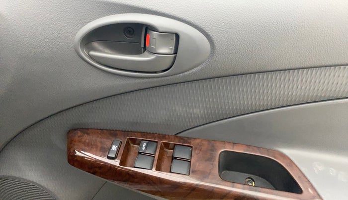 2013 Toyota Etios G, Petrol, Manual, 29,692 km, Driver Side Door Panels Control