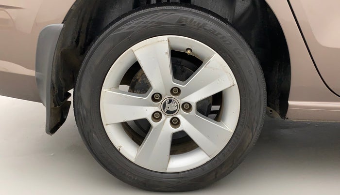2020 Skoda Rapid AMBITION TSI, Petrol, Manual, 64,575 km, Right Rear Wheel