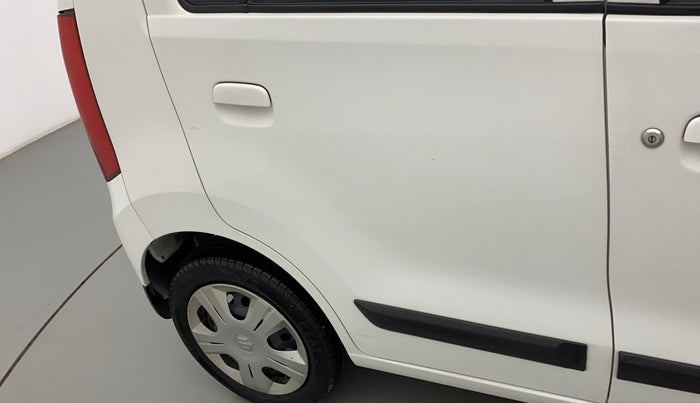2017 Maruti Wagon R 1.0 VXI AMT, CNG, Automatic, 53,444 km, Right rear door - Slightly rusted