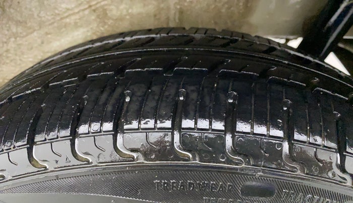 2017 Maruti Wagon R 1.0 VXI AMT, CNG, Automatic, 53,444 km, Left Rear Tyre Tread