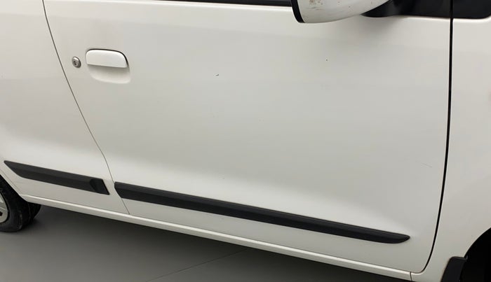 2017 Maruti Wagon R 1.0 VXI AMT, CNG, Automatic, 53,444 km, Driver-side door - Minor scratches