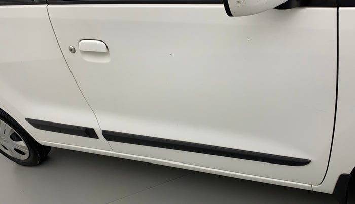 2017 Maruti Wagon R 1.0 VXI AMT, CNG, Automatic, 53,444 km, Driver-side door - Slightly rusted