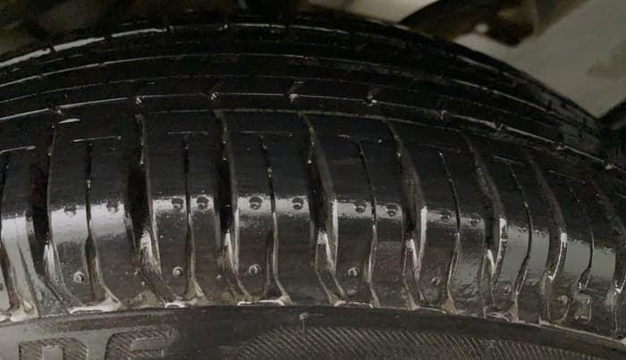 2012 Maruti Zen Estilo LXI, Petrol, Manual, 12,010 km, Left Rear Tyre Tread