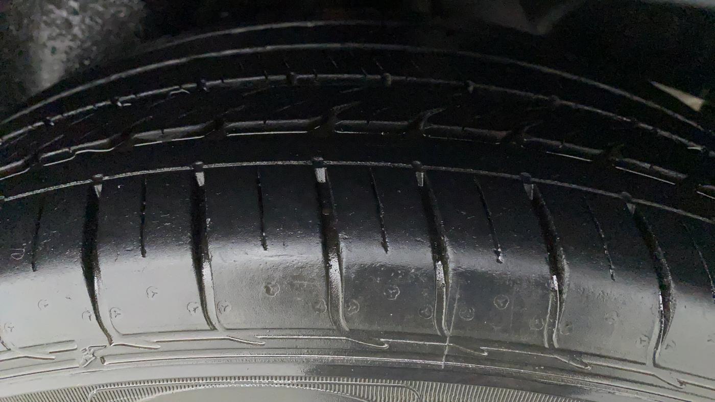 2016 Hyundai Creta 1.6 SX PLUS AUTO PETROL, Petrol, Automatic, 69,669 km, Left Front Tyre Tread