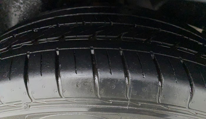 2016 Hyundai Creta 1.6 SX PLUS AUTO PETROL, Petrol, Automatic, 69,669 km, Left Front Tyre Tread