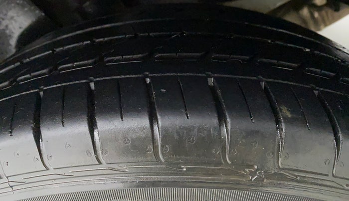 2016 Hyundai Creta 1.6 SX PLUS AUTO PETROL, Petrol, Automatic, 69,669 km, Left Rear Tyre Tread
