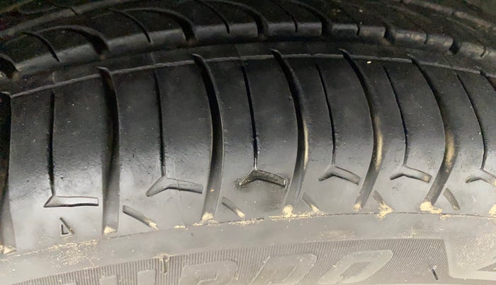 2017 Tata TIGOR XZA PETROL, Petrol, Automatic, 56,811 km, Right Front Tyre Tread