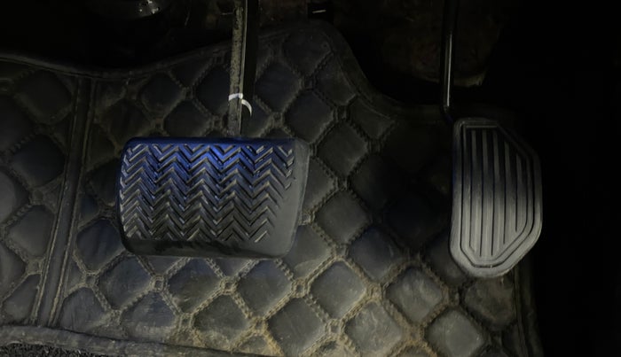 2015 Toyota Corolla Altis G CVT PETROL, Petrol, Automatic, 84,897 km, Pedals