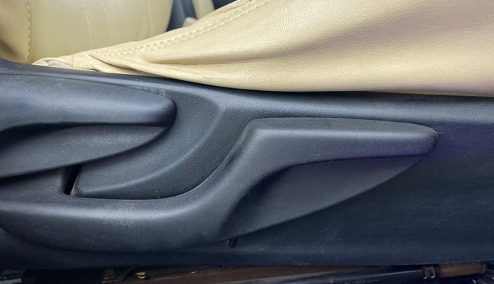 2015 Toyota Corolla Altis G CVT PETROL, Petrol, Automatic, 84,897 km, Driver Side Adjustment Panel