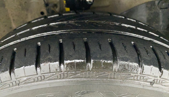 2013 Honda Brio 1.2 VX AT I VTEC, Petrol, Automatic, 64,627 km, Right Front Tyre Tread