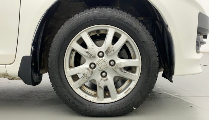 2013 Honda Brio 1.2 VX AT I VTEC, Petrol, Automatic, 64,627 km, Right Front Wheel