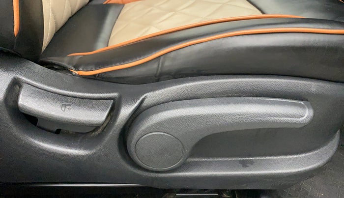2018 Hyundai Elite i20 SPORTZ 1.2, Petrol, Manual, 30,206 km, Driver Side Adjustment Panel