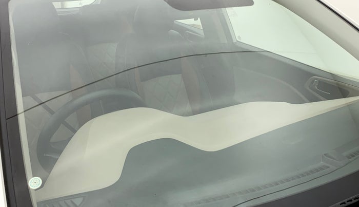 2018 Hyundai Elite i20 SPORTZ 1.2, Petrol, Manual, 30,206 km, Front windshield - Minor spot on windshield