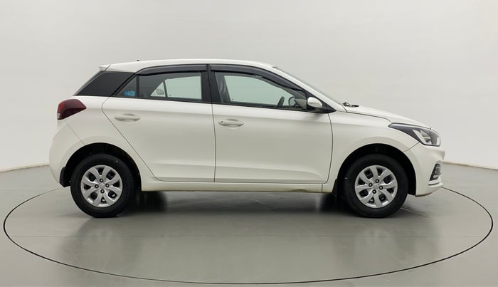 2018 Hyundai Elite i20 SPORTZ 1.2, Petrol, Manual, 30,206 km, Right Side View