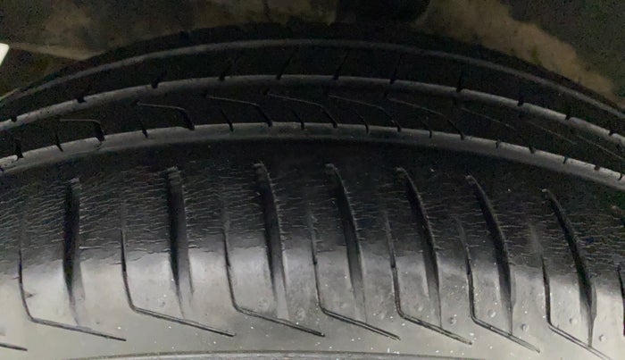 2019 Hyundai NEW SANTRO SPORTZ CNG, CNG, Manual, 31,552 km, Right Rear Tyre Tread