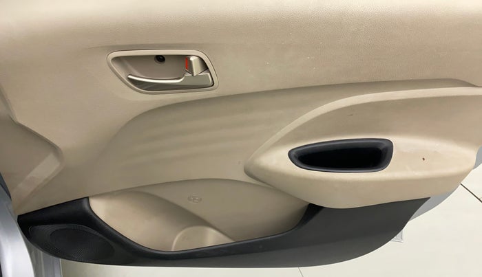 2019 Hyundai NEW SANTRO SPORTZ CNG, CNG, Manual, 31,552 km, Driver Side Door Panels Control