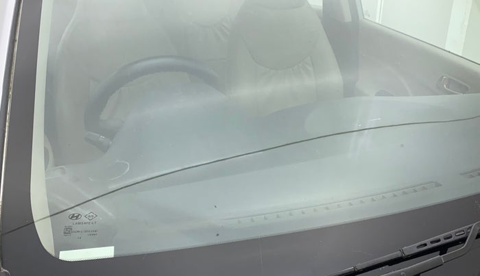 2019 Hyundai NEW SANTRO SPORTZ CNG, CNG, Manual, 31,552 km, Front windshield - Minor spot on windshield