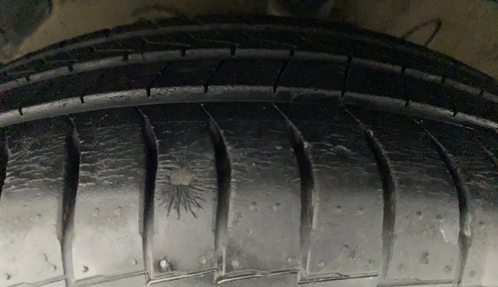2019 Hyundai NEW SANTRO SPORTZ CNG, CNG, Manual, 31,552 km, Left Front Tyre Tread