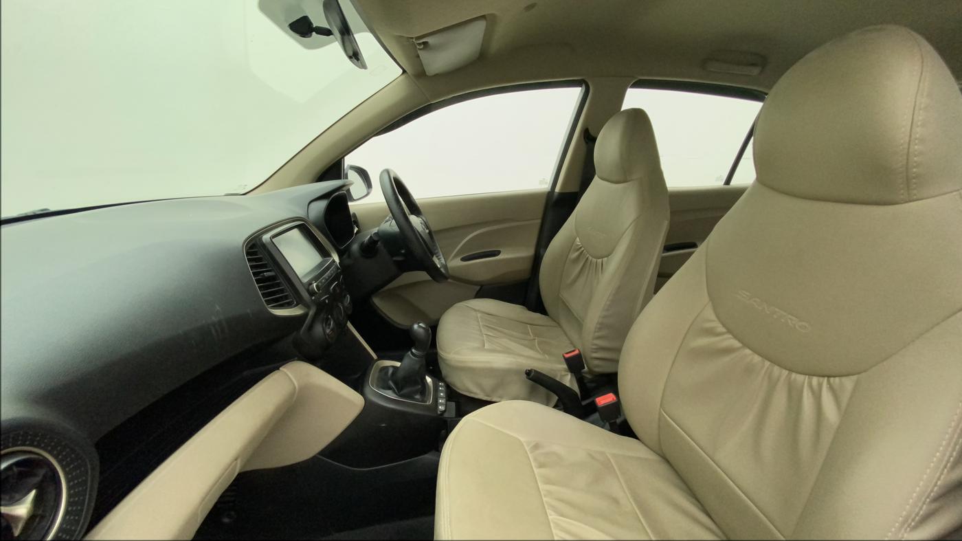 2019 Hyundai NEW SANTRO SPORTZ CNG, CNG, Manual, 31,552 km, Right Side Front Door Cabin