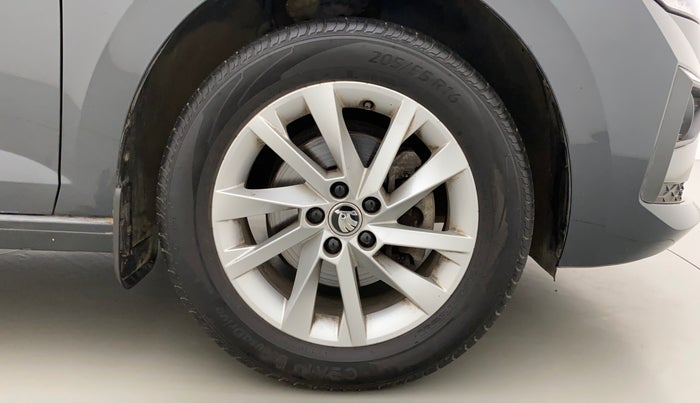 2022 Skoda SLAVIA AMBITION 1.0L TSI AT, Petrol, Automatic, 11,522 km, Right Front Wheel