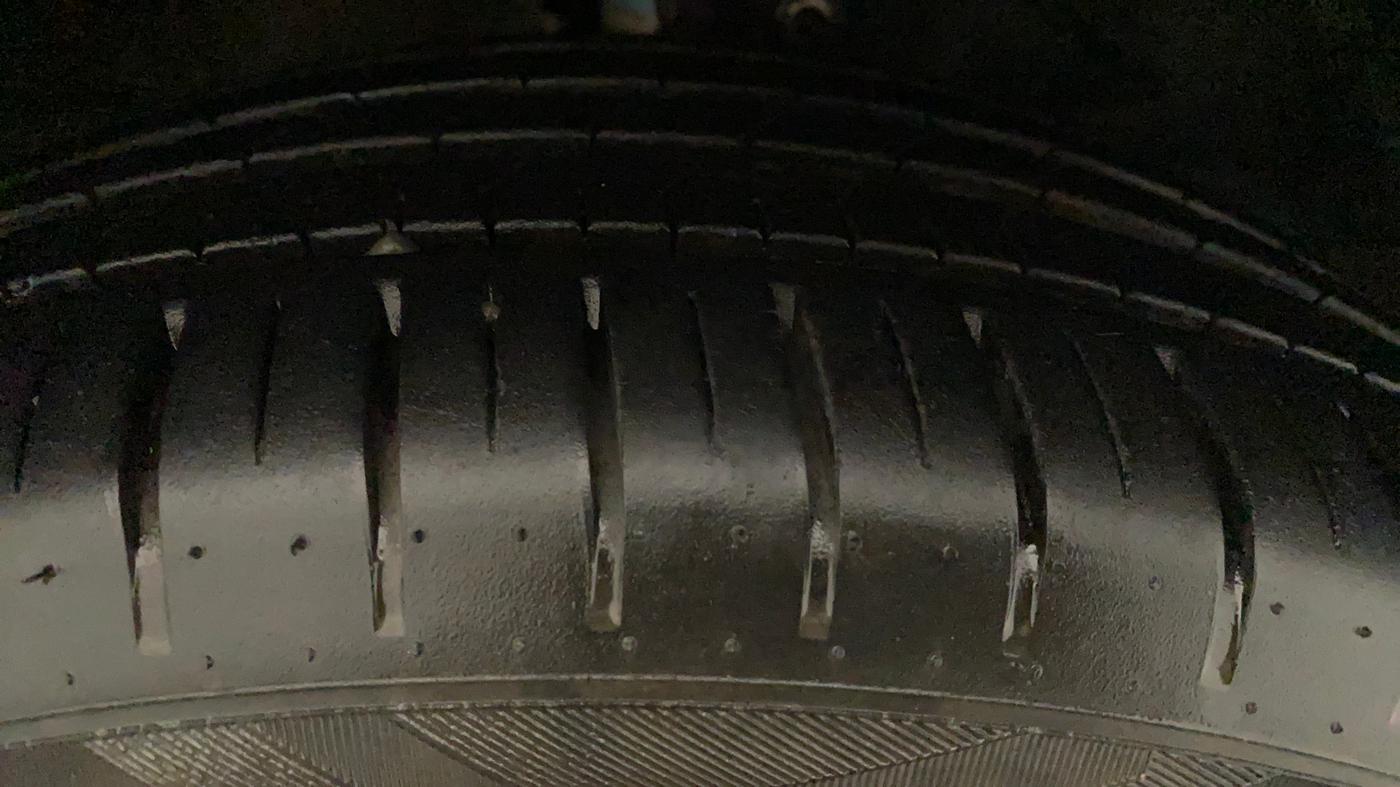 2019 Toyota Glanza V CVT, Petrol, Automatic, 15,901 km, Left Front Tyre Tread