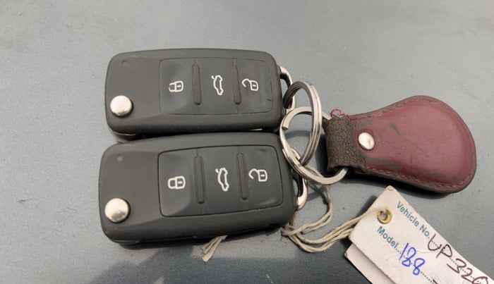 2017 Volkswagen Polo HIGHLINE1.2L, Petrol, Manual, 73,773 km, Key Close Up