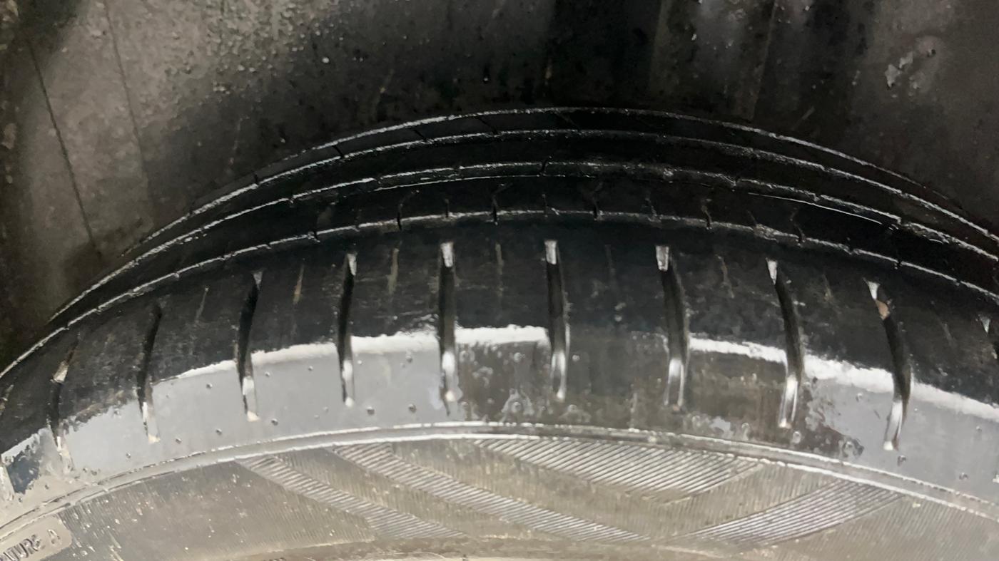 2017 Volkswagen Polo HIGHLINE1.2L, Petrol, Manual, 73,806 km, Left Rear Tyre Tread