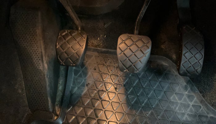 2017 Volkswagen Polo HIGHLINE1.2L, Petrol, Manual, 73,773 km, Pedals