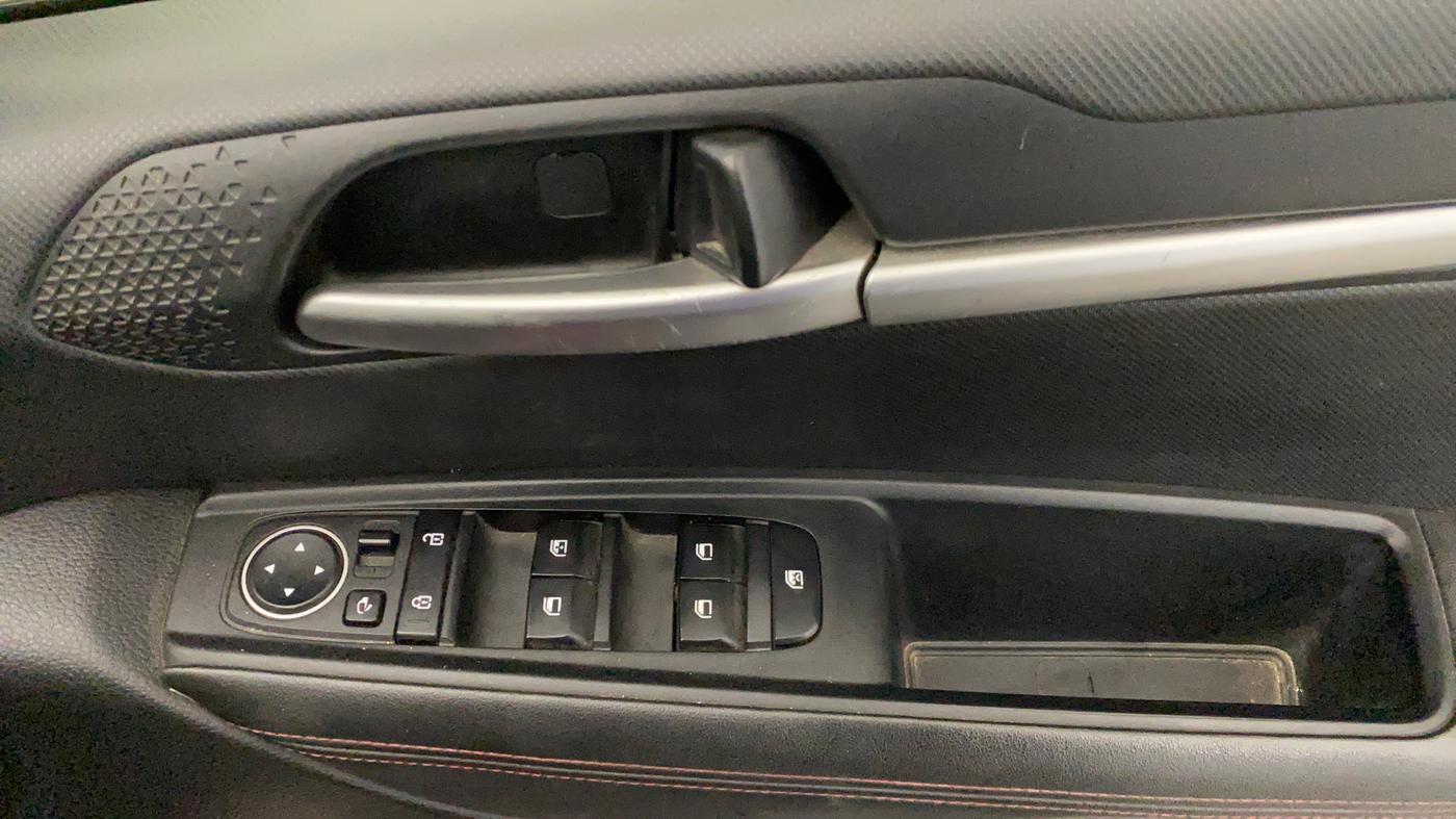 2021 KIA SONET GTX PLUS 1.5 AT, Diesel, Automatic, 67,104 km, Driver Side Door Panels Control