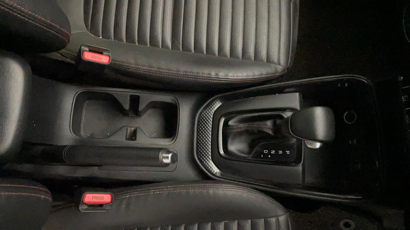 2021 KIA SONET GTX PLUS 1.5 AT, Diesel, Automatic, 67,104 km, Gear Lever
