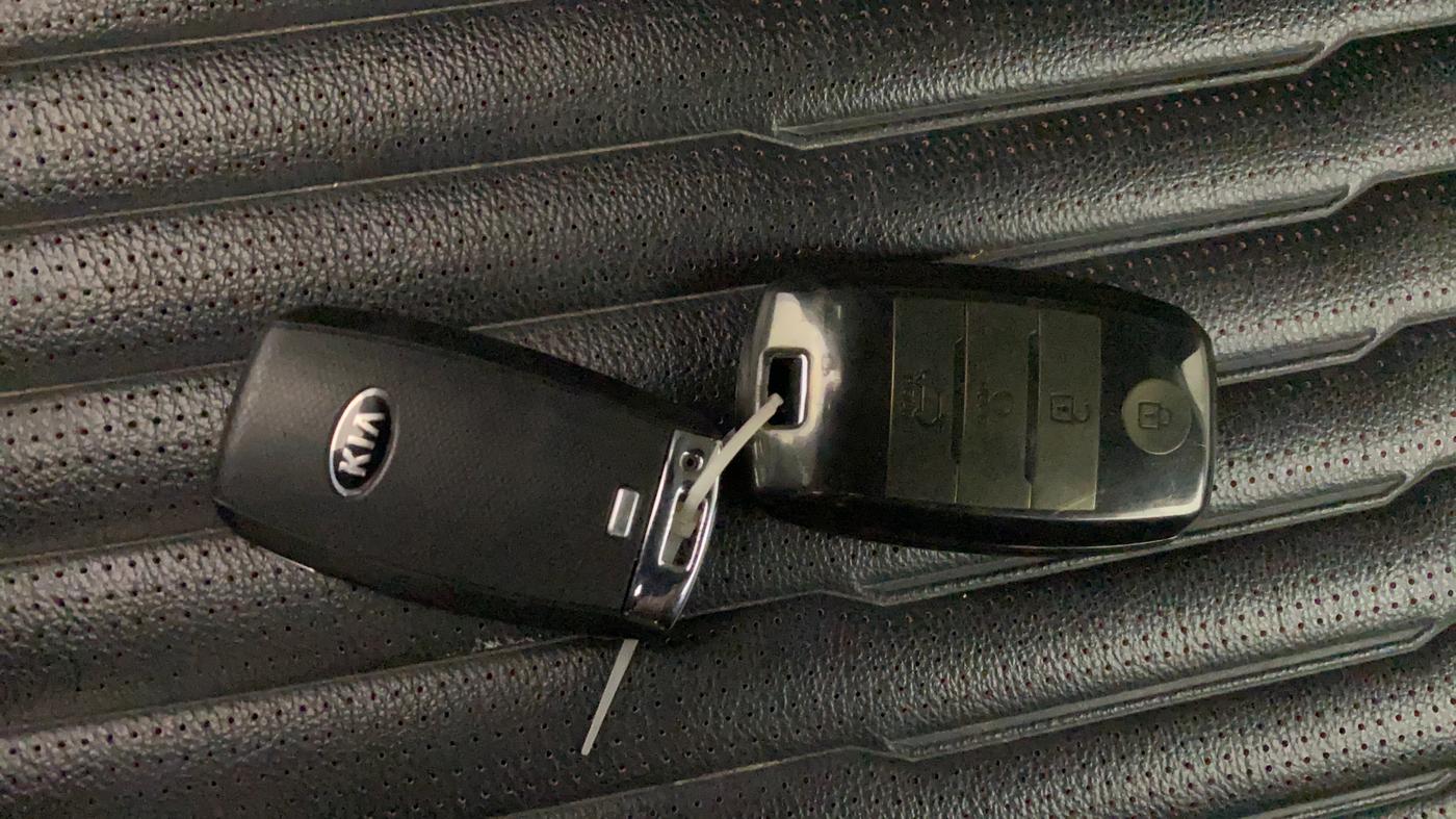 2021 KIA SONET GTX PLUS 1.5 AT, Diesel, Automatic, 67,104 km, Key Close Up