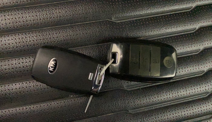 2021 KIA SONET GTX PLUS 1.5 AT, Diesel, Automatic, 67,104 km, Key Close Up