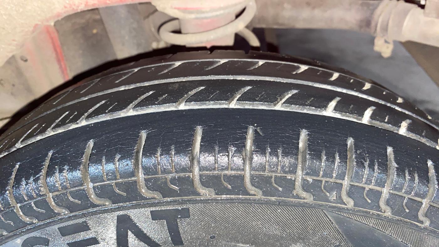2015 Maruti Alto 800 LXI, Petrol, Manual, 42,454 km, Left Rear Tyre Tread