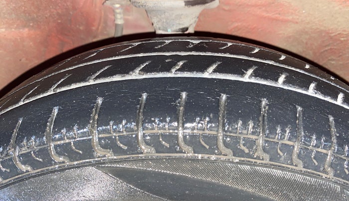2015 Maruti Alto 800 LXI, Petrol, Manual, 42,405 km, Right Front Tyre Tread