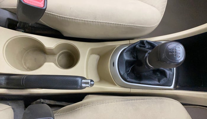 2012 Hyundai Verna FLUIDIC 1.6 VTVT SX, CNG, Manual, 99,536 km, Gear Lever