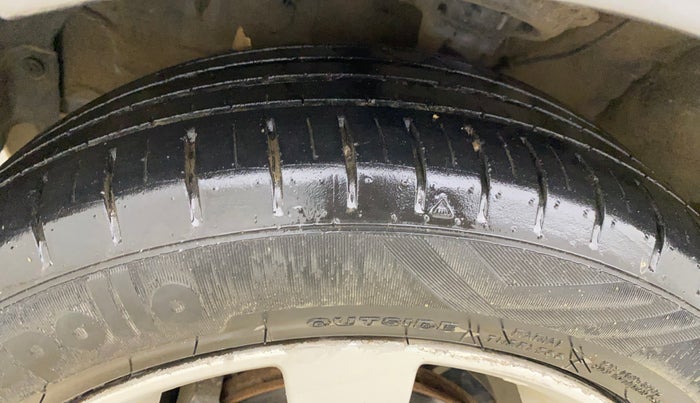 2012 Hyundai Verna FLUIDIC 1.6 VTVT SX, CNG, Manual, 99,536 km, Left Front Tyre Tread