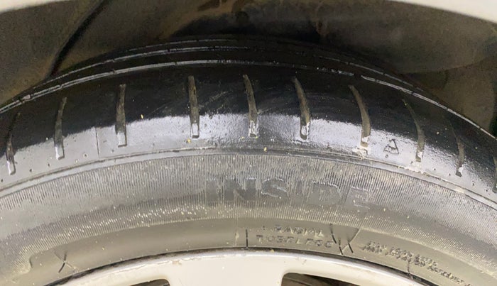 2012 Hyundai Verna FLUIDIC 1.6 VTVT SX, CNG, Manual, 99,536 km, Left Rear Tyre Tread