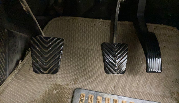 2012 Hyundai Verna FLUIDIC 1.6 VTVT SX, CNG, Manual, 99,536 km, Pedals