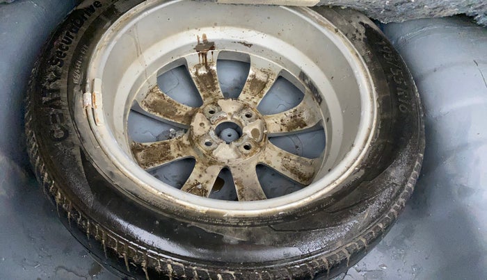 2012 Hyundai Verna FLUIDIC 1.6 VTVT SX, CNG, Manual, 99,536 km, Spare Tyre