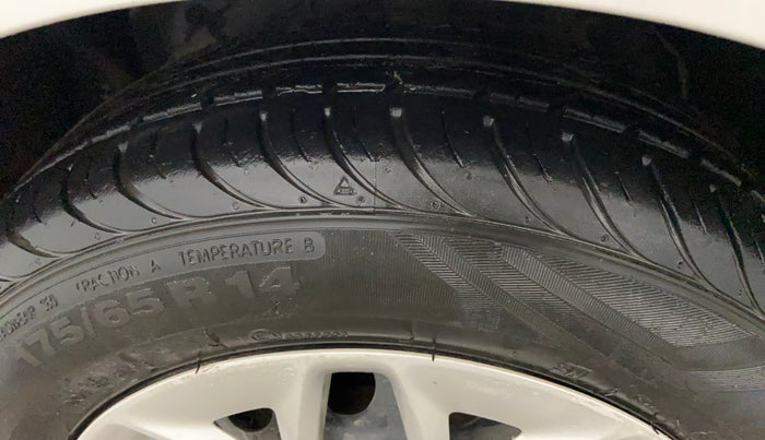 2015 Ford Figo Aspire TREND 1.2 PETROL, Petrol, Manual, 43,065 km, Left Front Tyre Tread