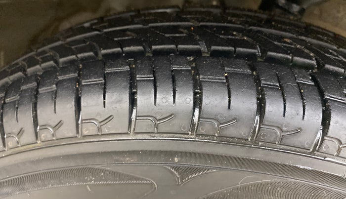 2014 Maruti Wagon R 1.0 LXI CNG, CNG, Manual, 93,598 km, Right Front Tyre Tread