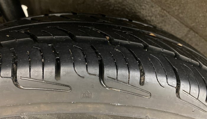 2014 Maruti Wagon R 1.0 LXI CNG, CNG, Manual, 93,598 km, Right Rear Tyre Tread