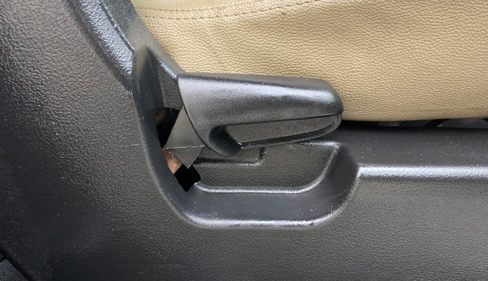 2014 Maruti Wagon R 1.0 LXI CNG, CNG, Manual, 93,598 km, Driver Side Adjustment Panel