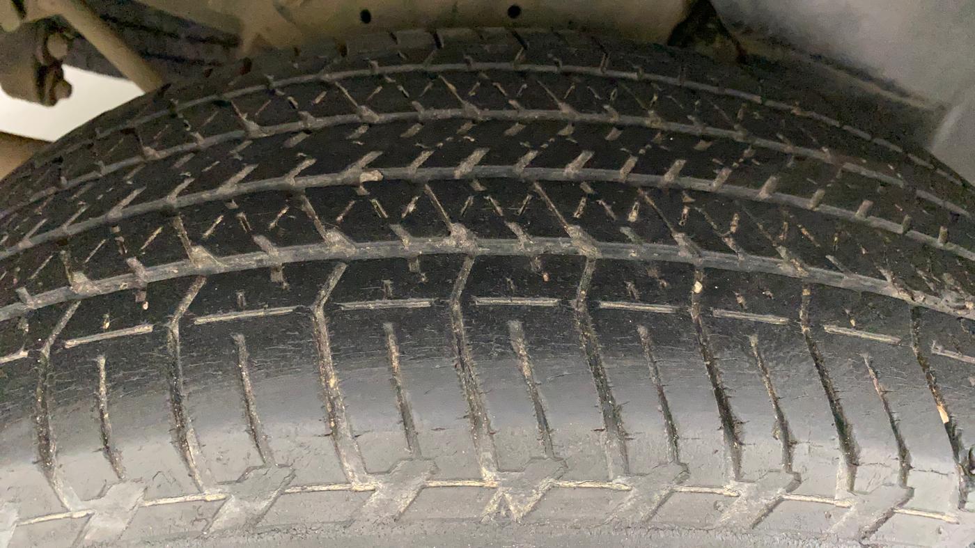 2016 Mahindra XUV500 W10, Diesel, Manual, 97,304 km, Right Rear Tyre Tread