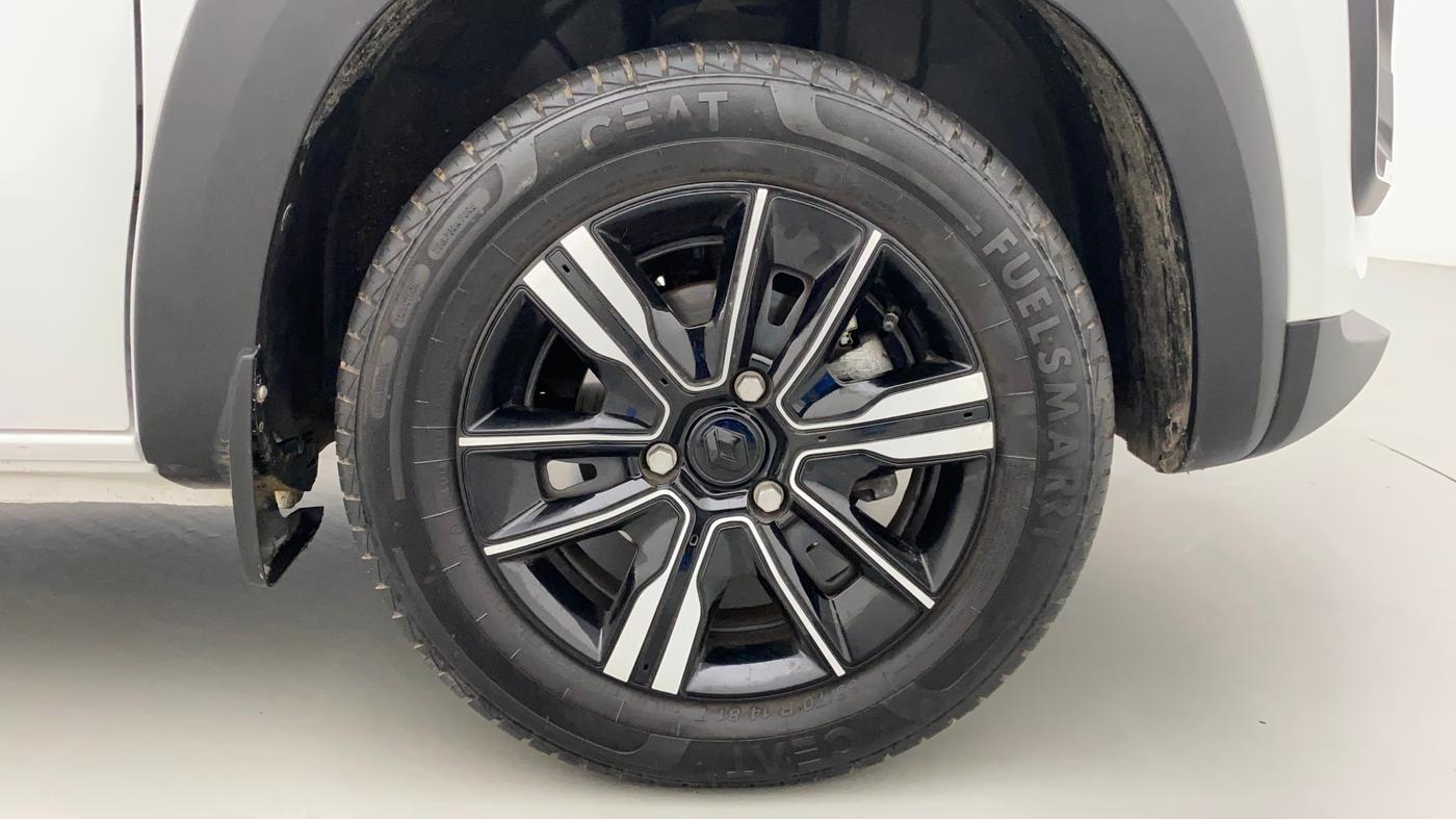 2023 Renault Kwid CLIMBER 1.0 (O) DUAL TONE, Petrol, Manual, 3,136 km, Right Front Wheel