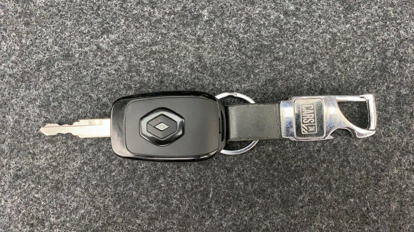 2023 Renault Kwid CLIMBER 1.0 (O) DUAL TONE, Petrol, Manual, 3,136 km, Key Close Up