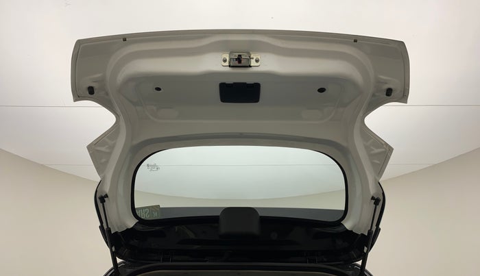 2023 Renault Kwid CLIMBER 1.0 (O) DUAL TONE, Petrol, Manual, 3,136 km, Boot Door Open