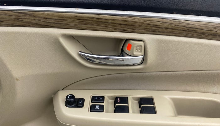 2020 Maruti Ciaz ALPHA  AT 1.5 SHVS PETROL, Petrol, Automatic, 40,410 km, Driver Side Door Panels Control